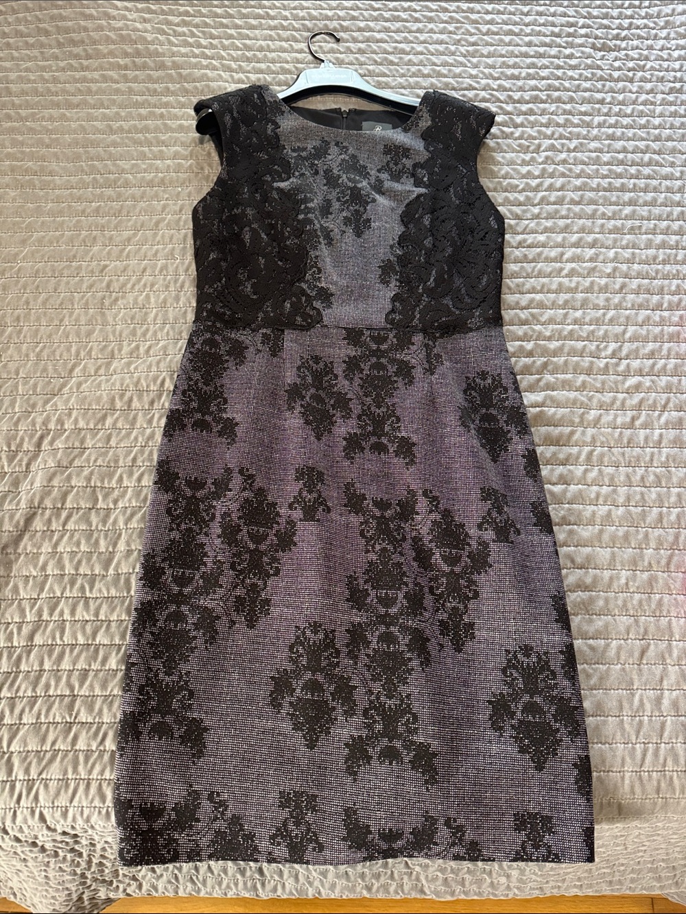 Adrianna Papell Elegant Black and Gray Dress